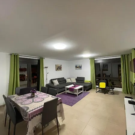 Mar El Mocan 2-bedroom Apartament